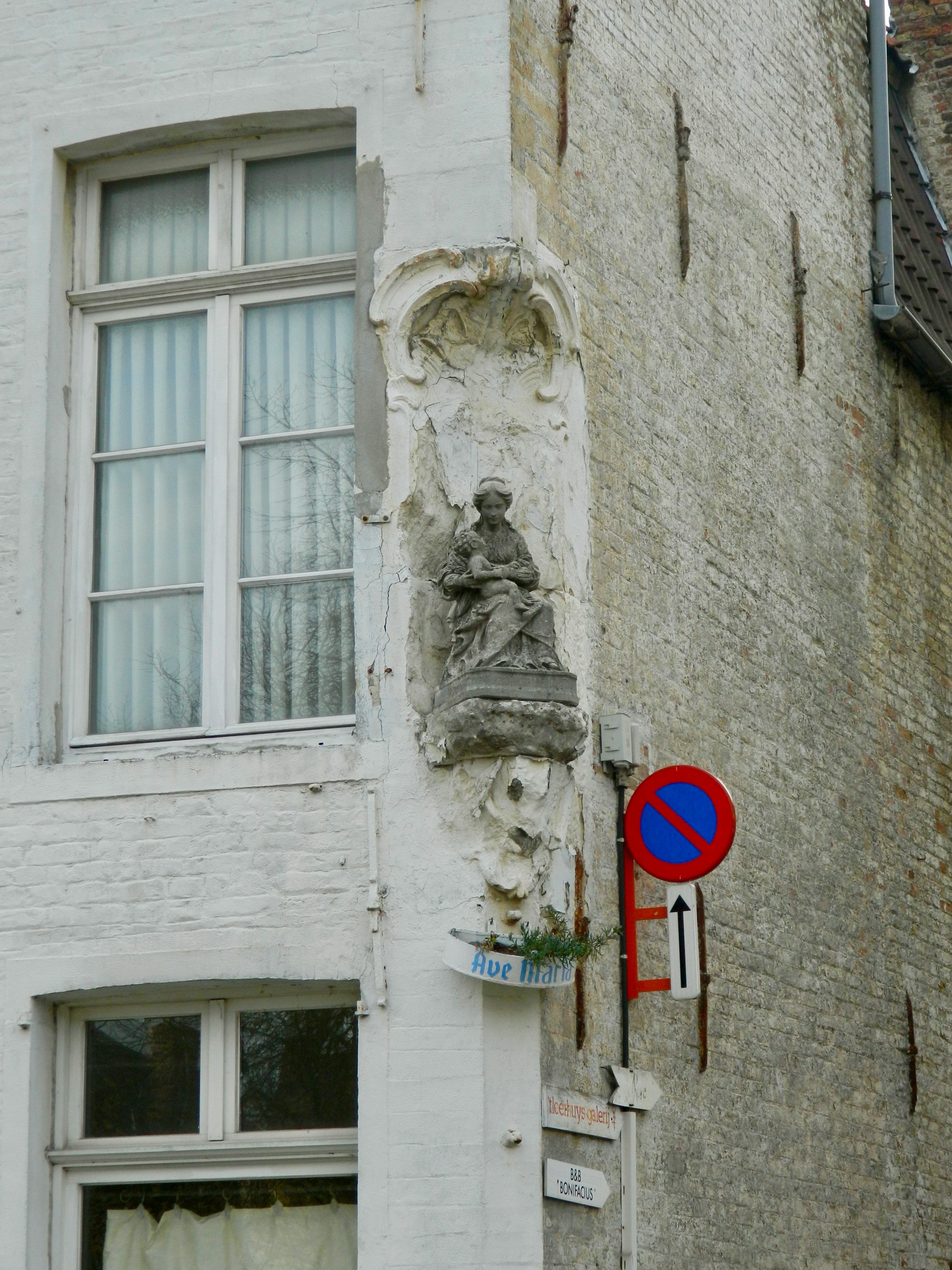 Entdecken Sie die Kunst der Drapierung: Gardinen als Blickfang in Ihrem Zuhause