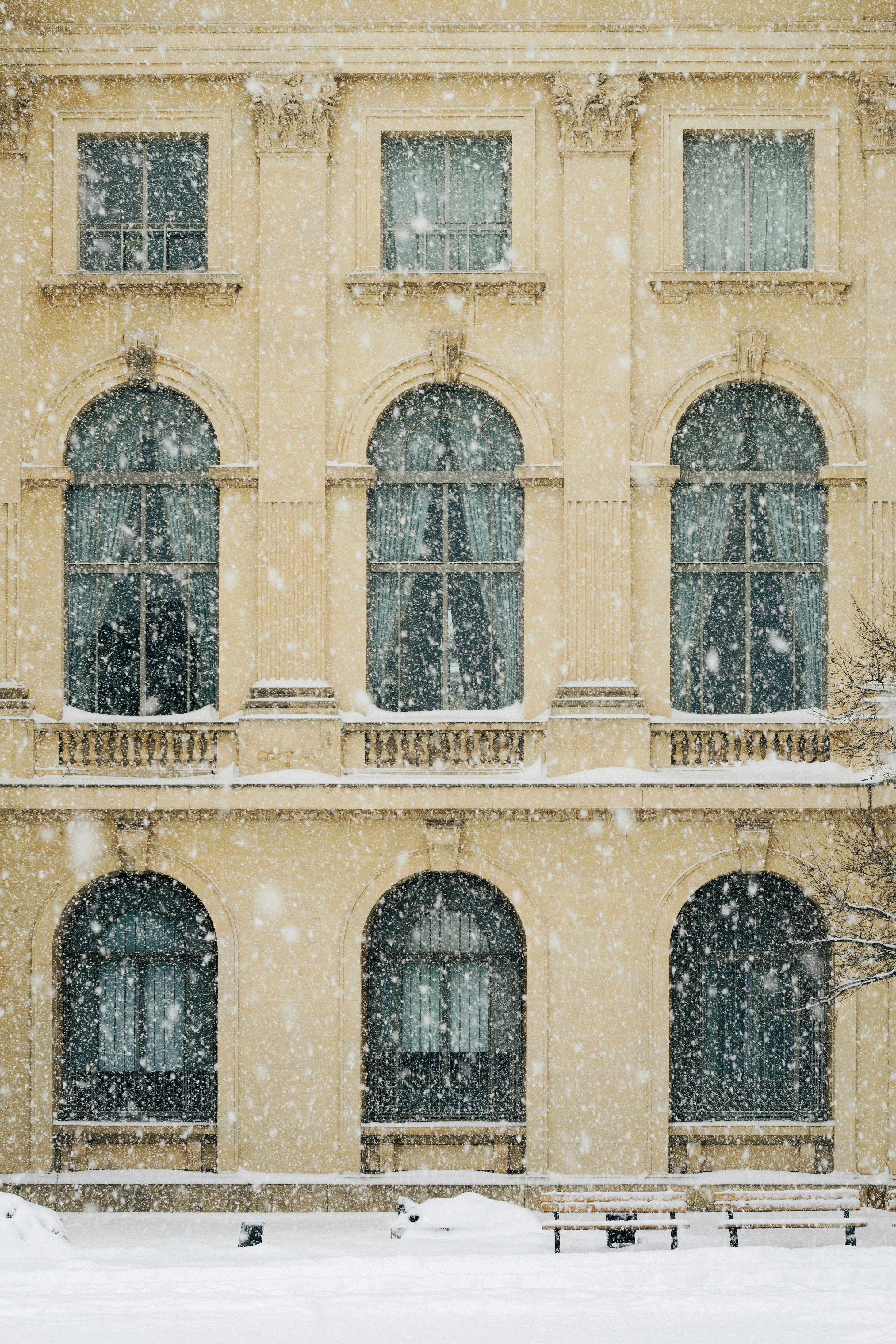 So wählen Sie die idealen Gardinen für winterliche Gemütlichkeit aus