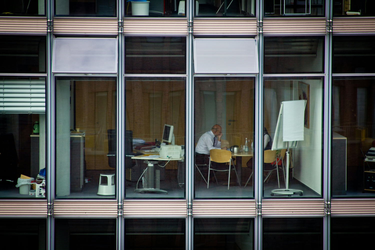 Optimieren Sie Ihre Büroumgebung: Die Vorteile von Fensterfolien